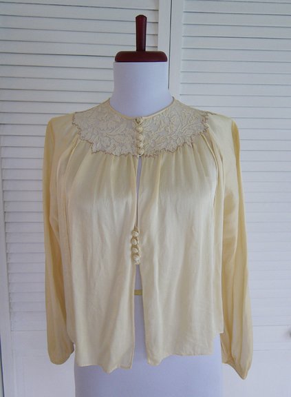 1930s bed jacket - Courtesy of linn